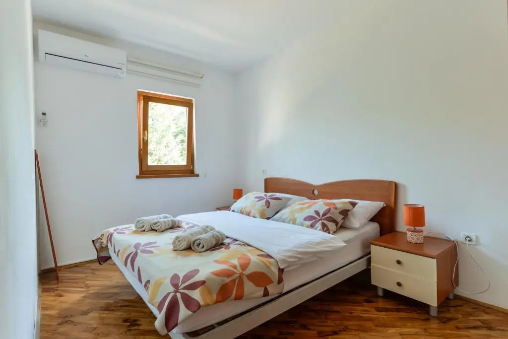 Lumbre Apartment