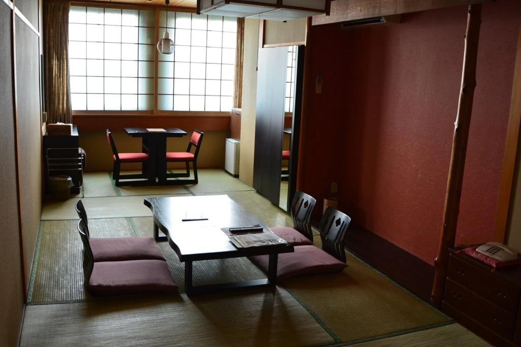 Yadoya Tsubaki