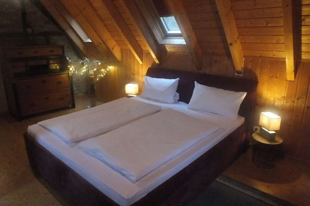 Rheinufer Lodge