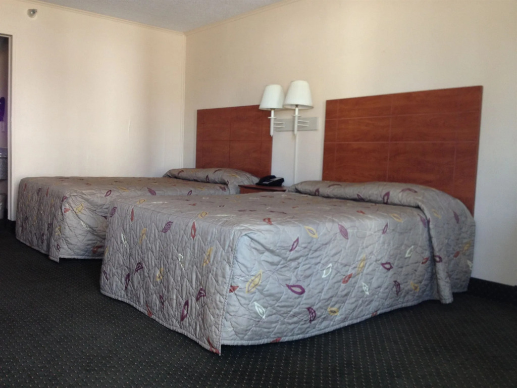 EZ Travel Inn College Station