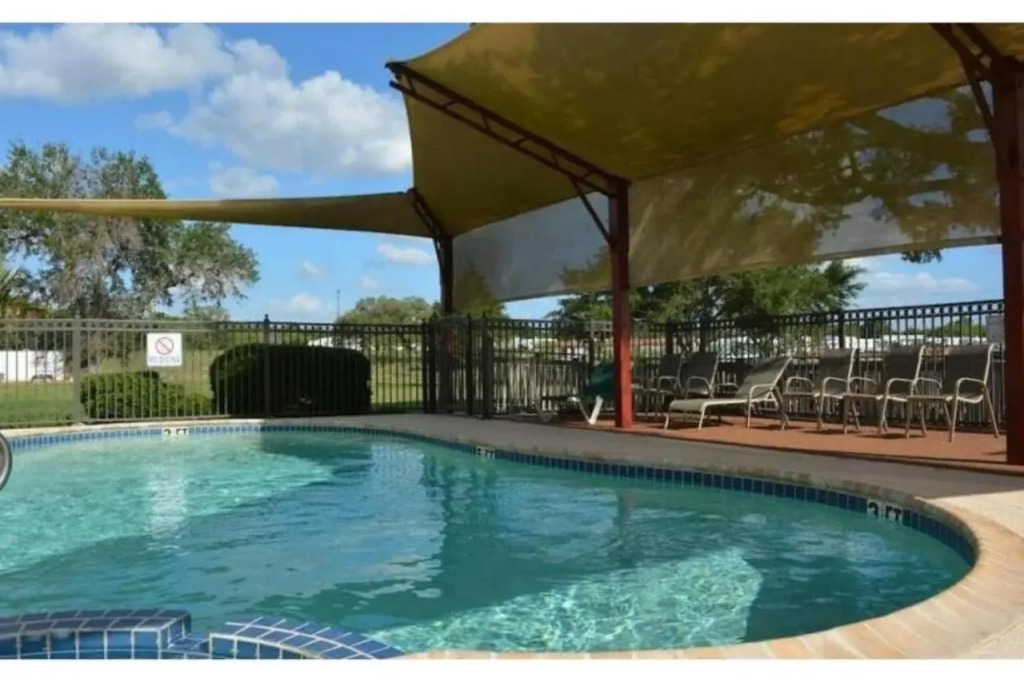 Hotel O Executive Inn & Suites Cuero Hwy 87