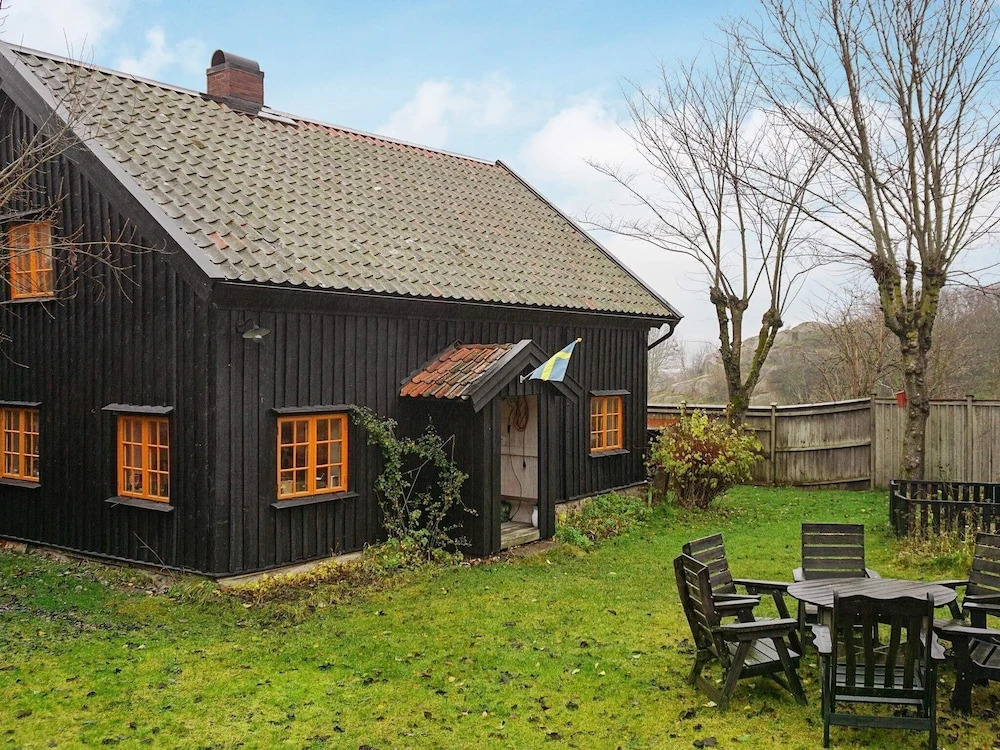 6 Person Holiday Home in Hamburgsund