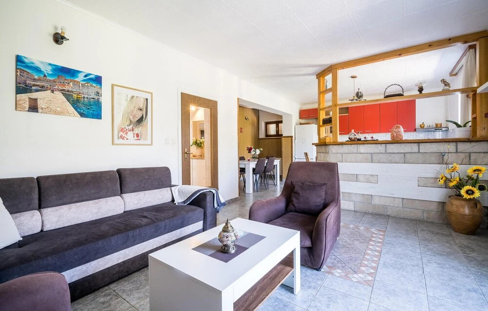 Amazing Apartment in Gruda With 2 Bedrooms and Wifi