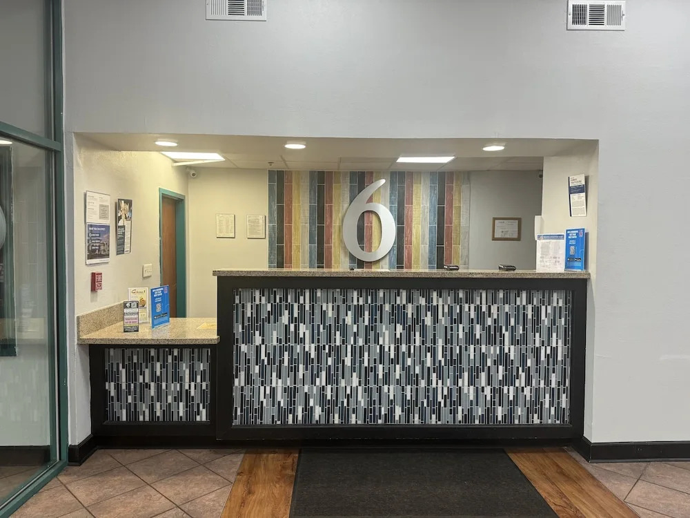 Studio 6 Extended Stay - Savannah, GA - Gateway & I-95