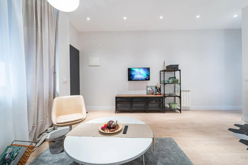 EdSam Madrid Apartments Black