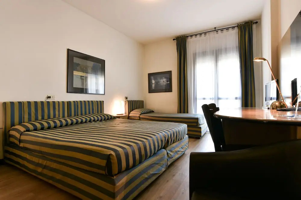 Hotel Gamma