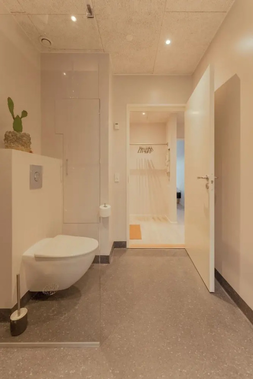 Charming Artistic Retreat | Panoramic View