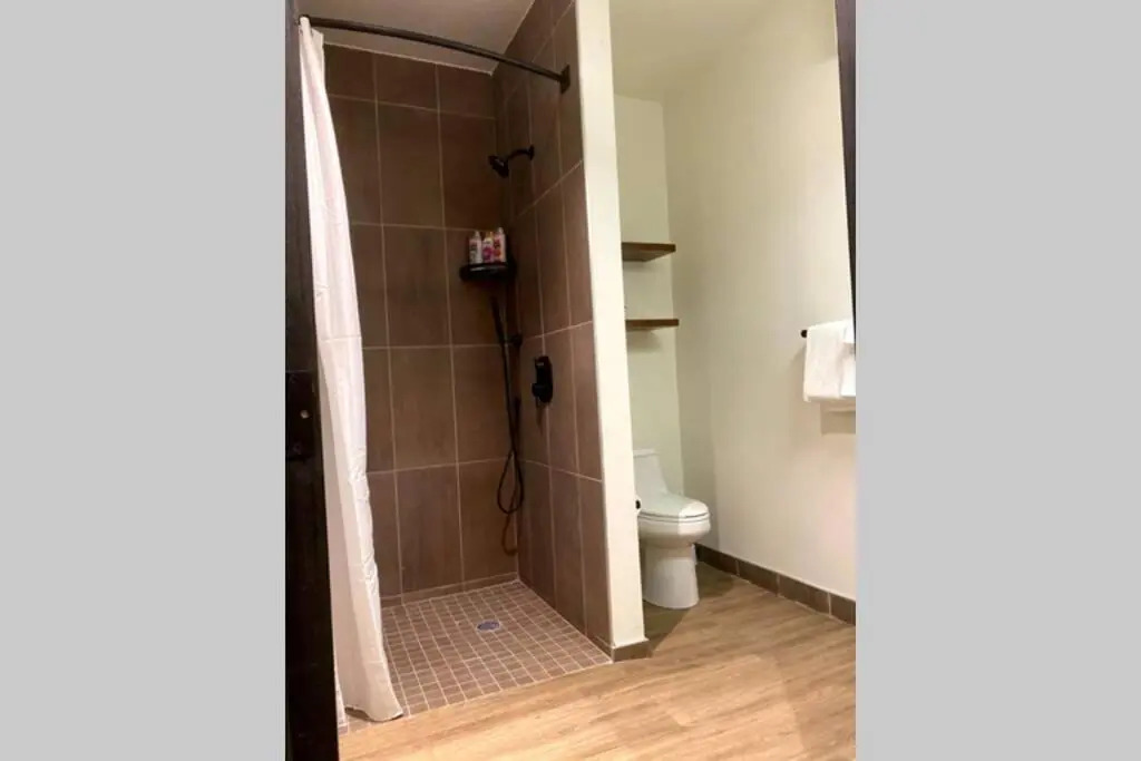 3E-Spacious 2 bedroom in Oakland, sleeps 8