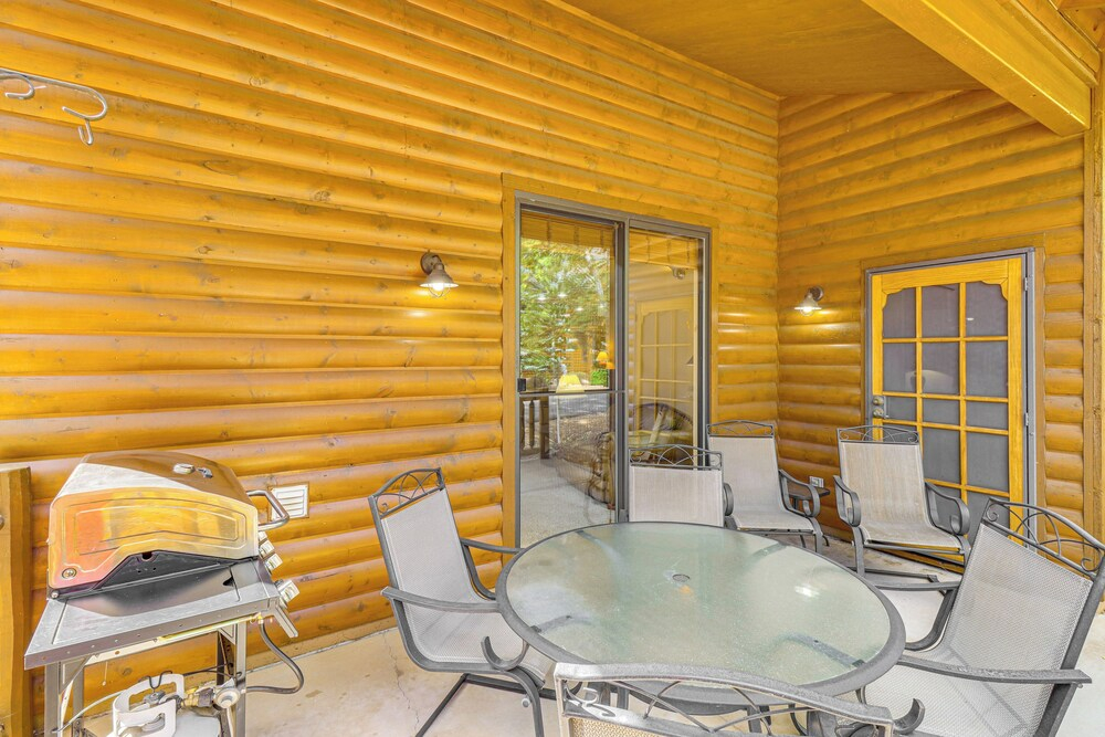 Pinetop Lakes Golf Club Cabin w/ Central A/C