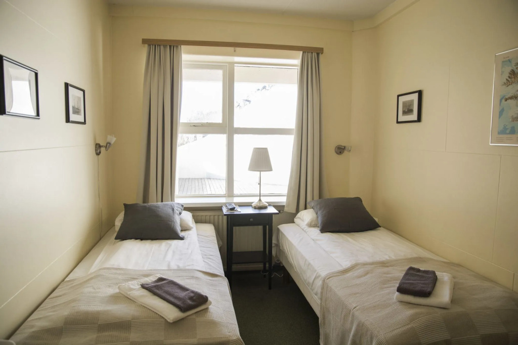 Guesthouse Hvammur by the Harbour