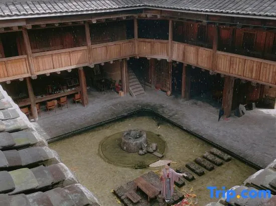 Yunshui Ruyi Travel And DL Tulou Culture B&B