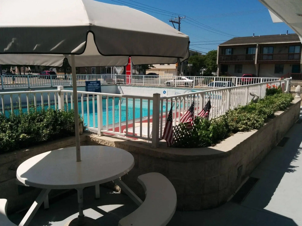 Pink Champagne Boutique Motel