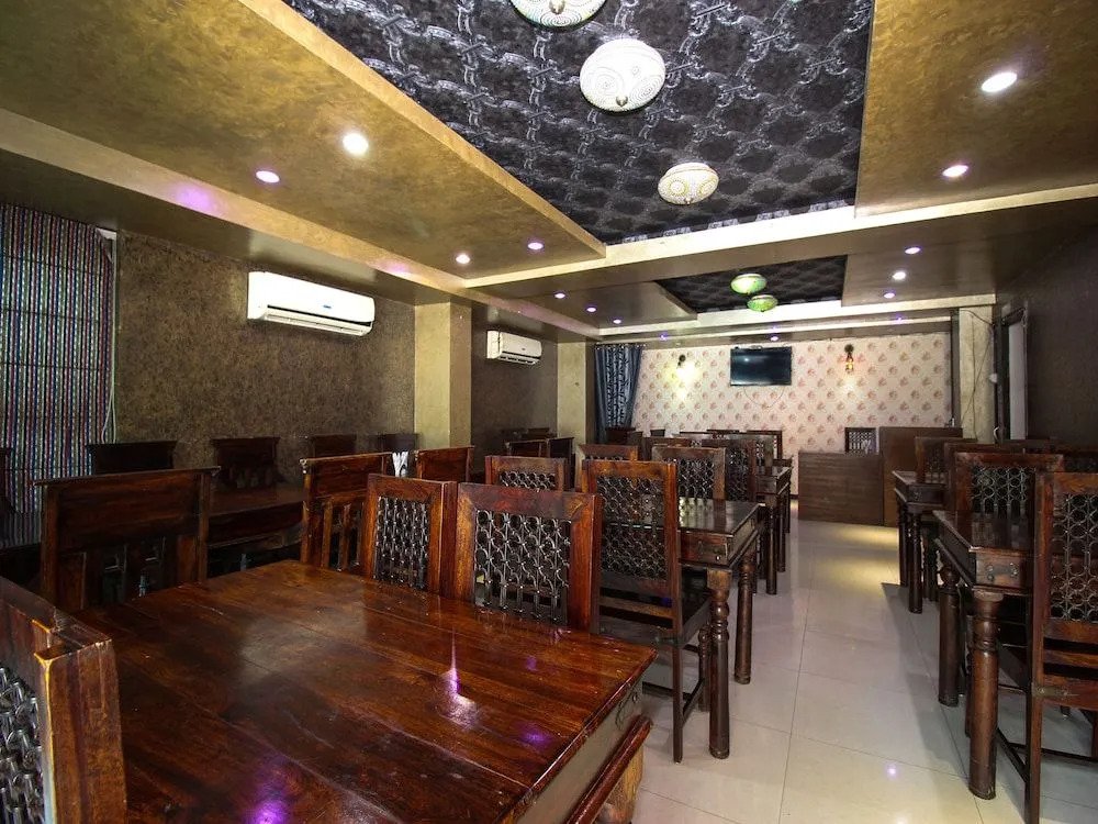 OYO 15896 Hotel Jal Mahal Haveli