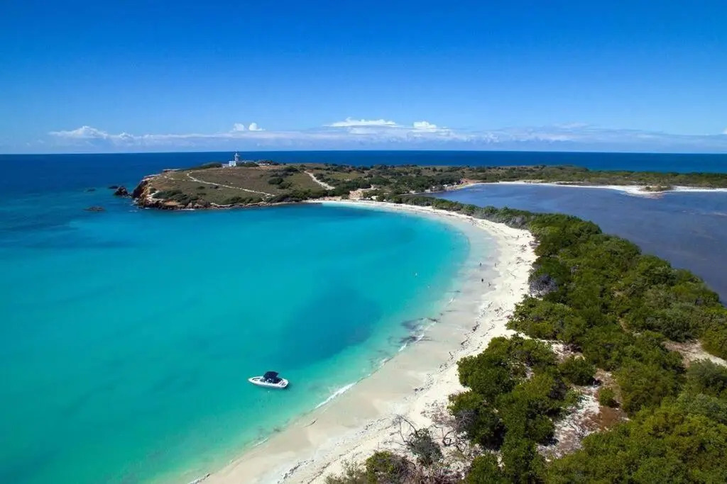2-BR Modern Oceanfront Apt Steps from Playa Sucia