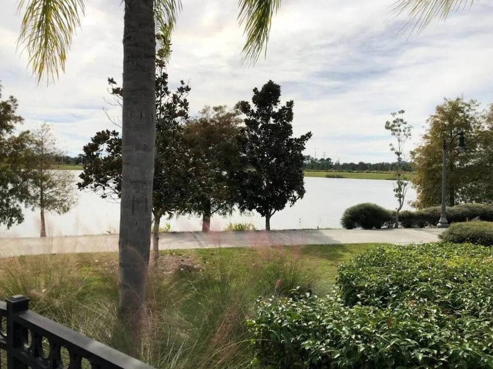 Tideview 166 · NEW Ultra Modern & Super Clean 3 Full Suites