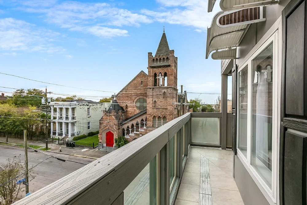 Spacious 5BD Penthouse in NOLA