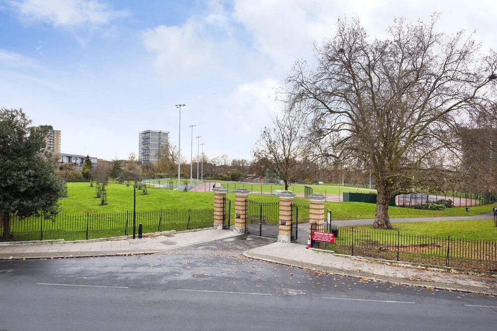 Lovely 1BR Flat Overlooking Southwark Park