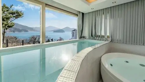 Geoje For bridge pension