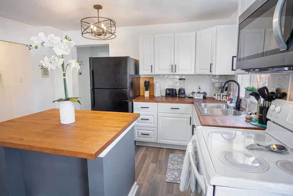 Charming 4BR2BA Only 5 mins Downtown Riverwalk
