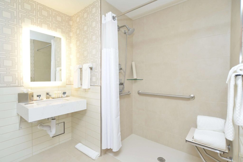 The Lismore Hotel Eau Claire - a DoubleTree by Hilton