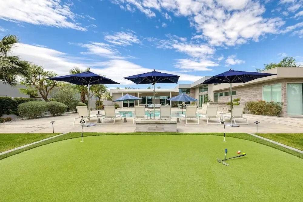 Polo Villa 9 by Avantstay Backyard w Putting Green Pool Spa 5 BDR 260312
