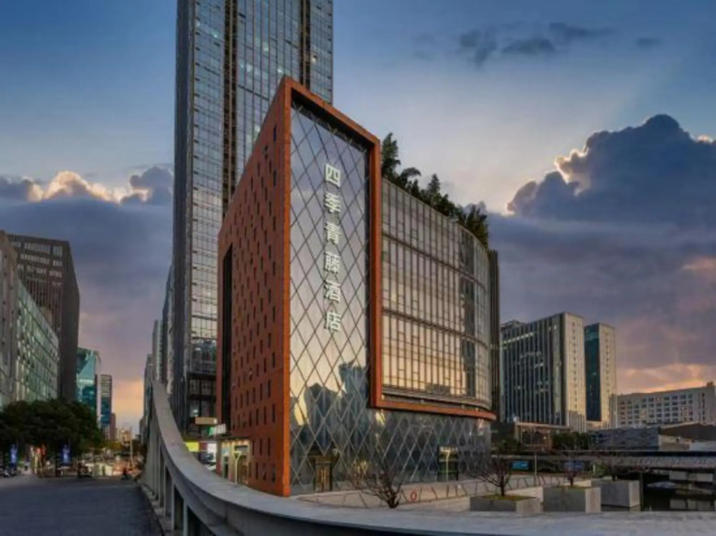 Four Seasons Qingteng Hotel (Ningbo South CBD Romon Universal City)