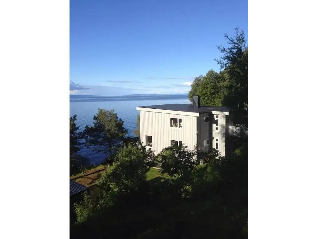 Private House & Bungalow by the sea
