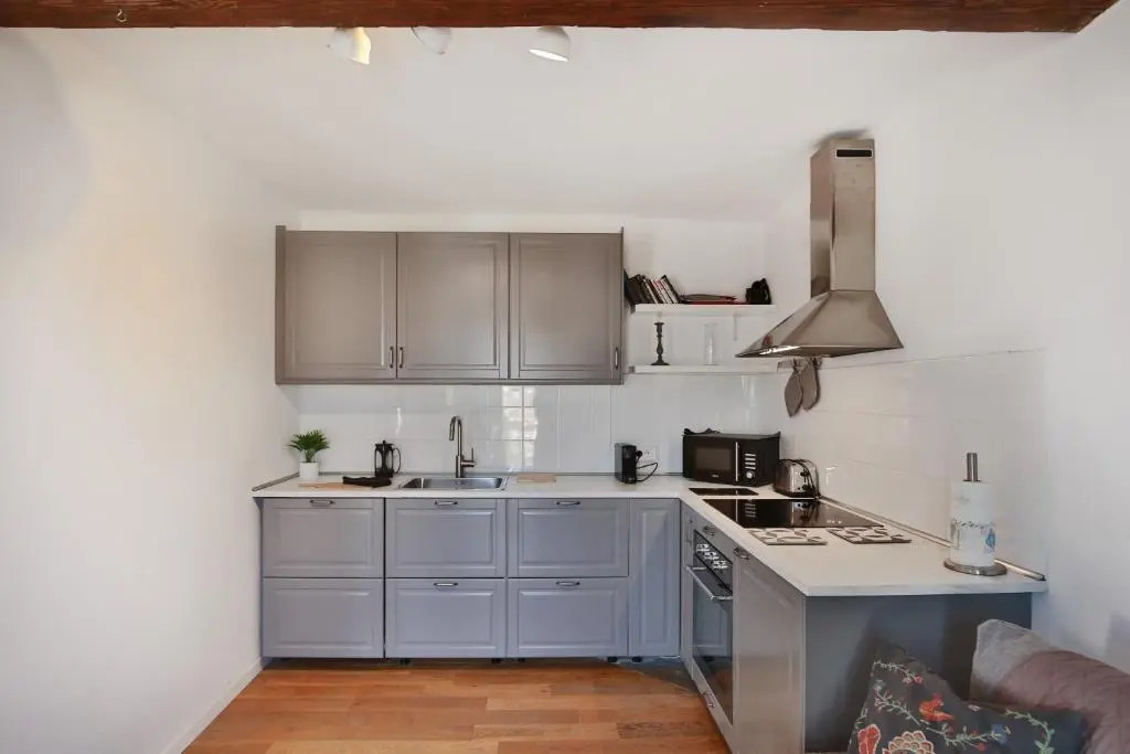 Newly Renovated Apt/2 Terraces/Sea+Mountain Views