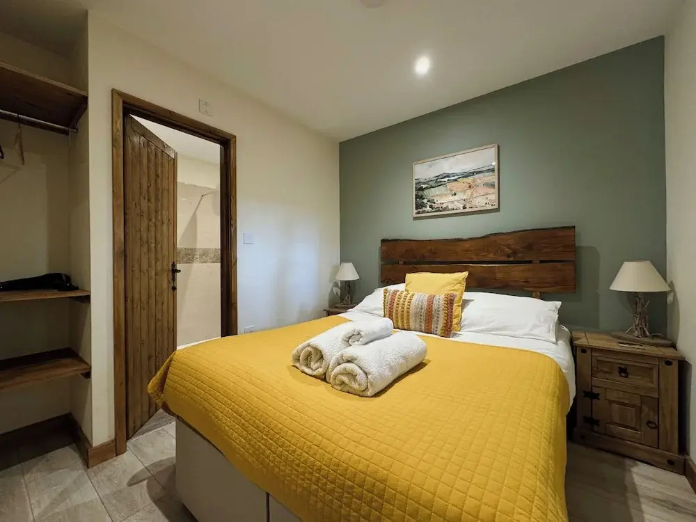 Hayne Barn Estate - Private Estate : 6 Eco Lodges - 1 Studio