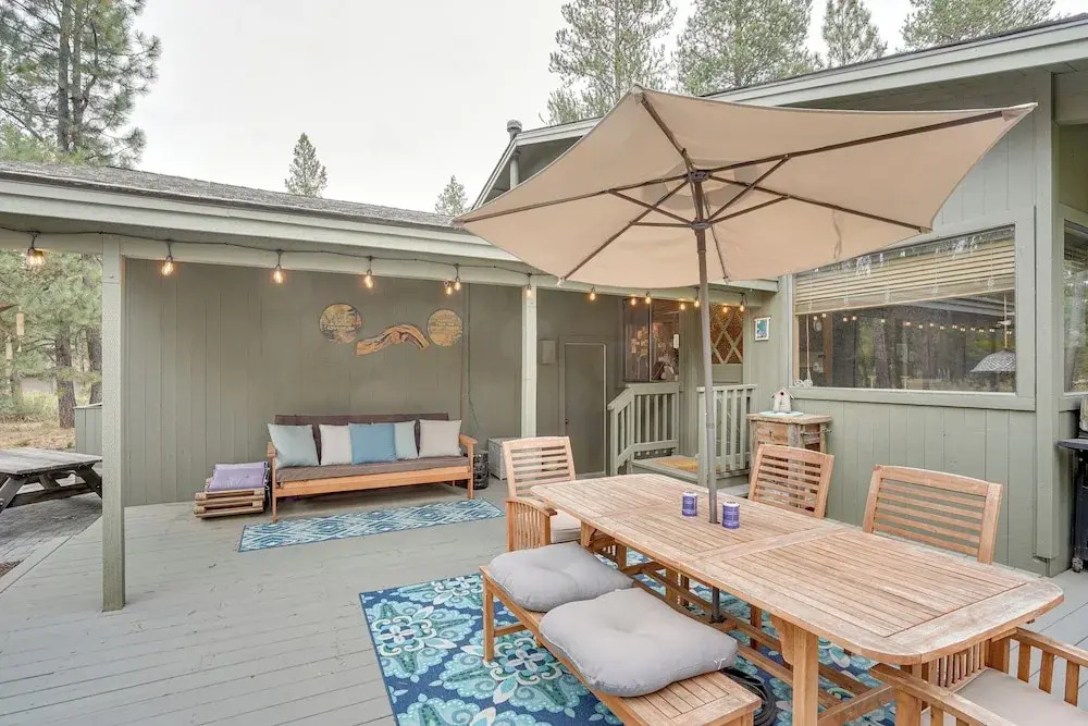 Sunriver Resort Home: Near Skiing, Town & Trails