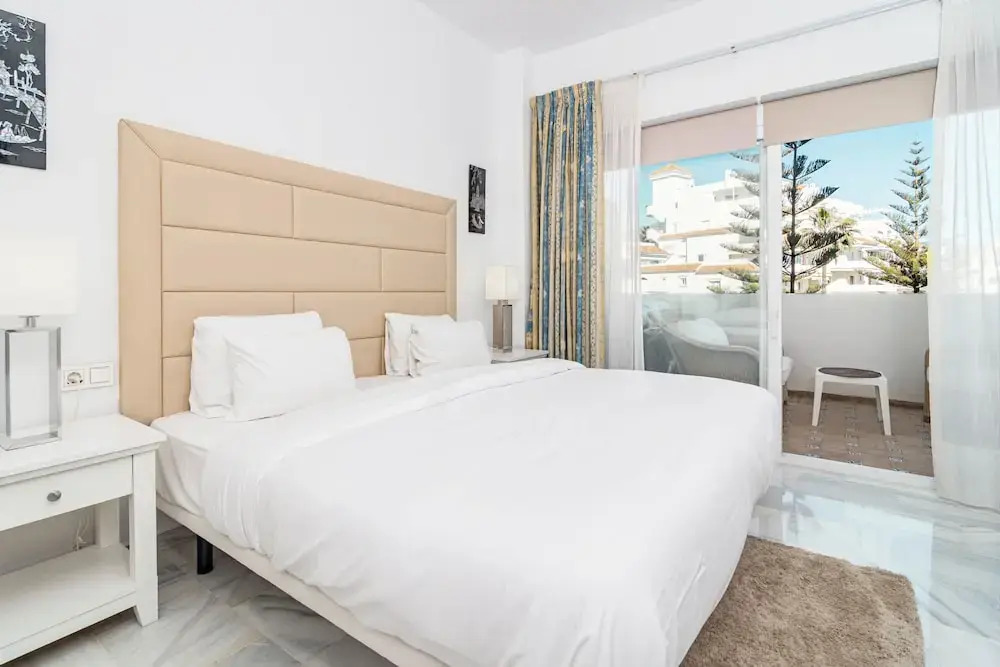 Rg325 - Great 2 Bed Apt, Close to Puerto Banus