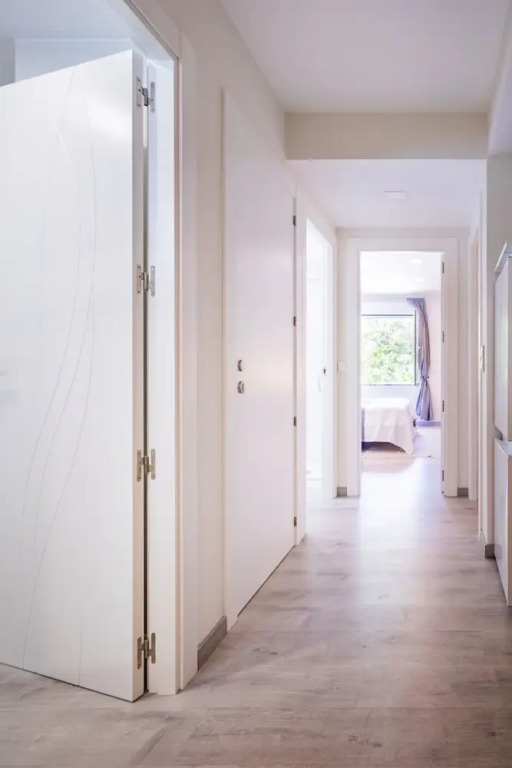 Exclusive quietness in the heart of Madrid with Public Parking, Breakfast, 2 bathrooms