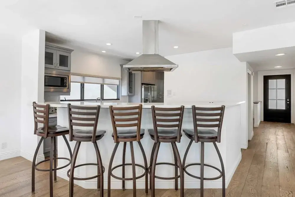 6bdr Modern Oasis w/ Game Room, Outdoor Living & Views! Edendale by Avantstay