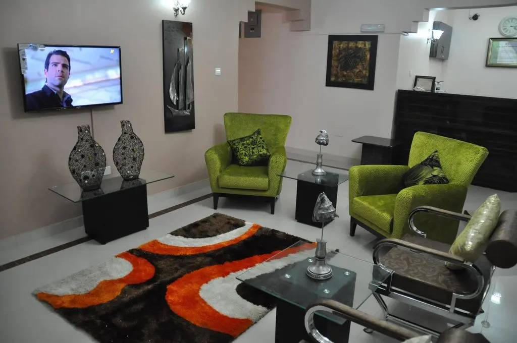 Auris Court Suites & Apartment