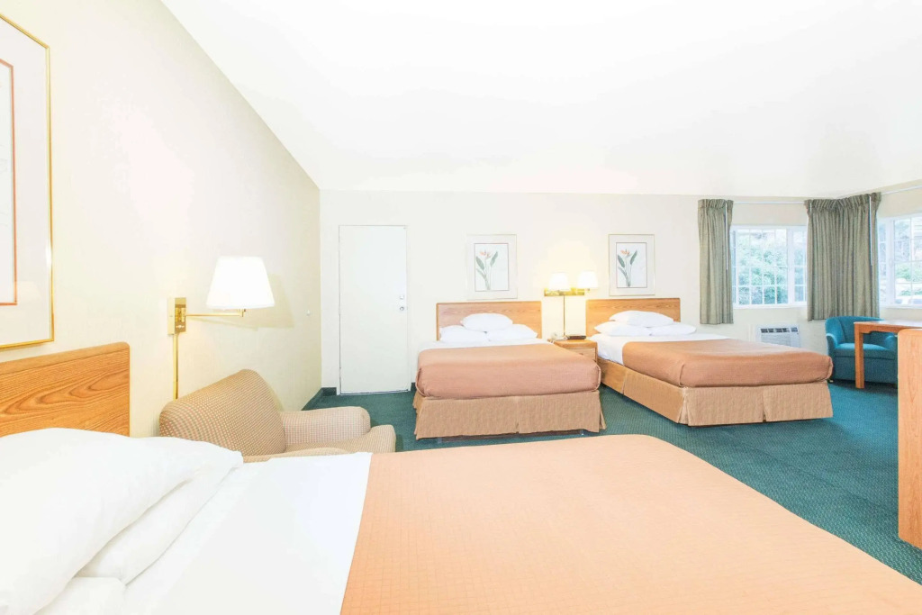 Riverfront Inn Roseburg