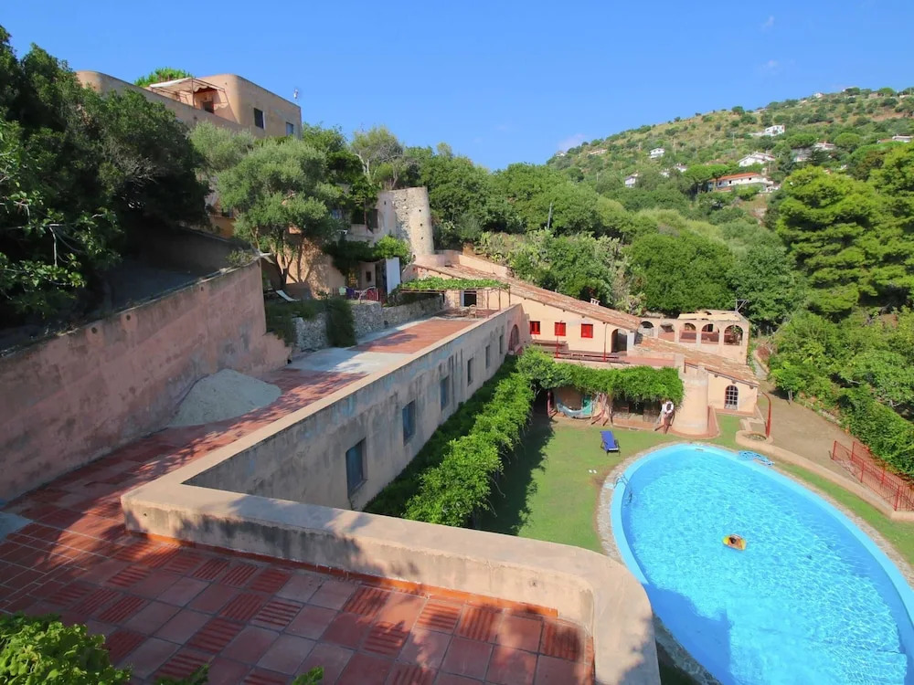 Mansion in Capo Vaticano by the Sea