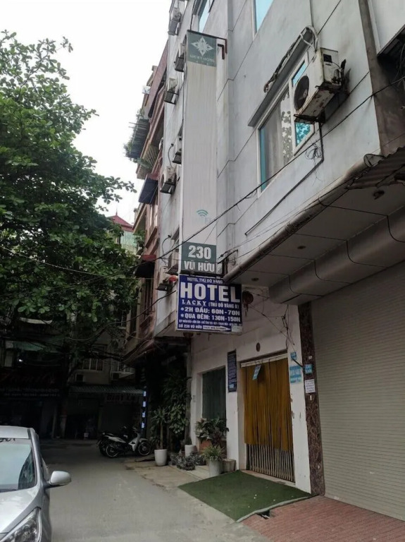 OYO 1114 Lucky Hotel