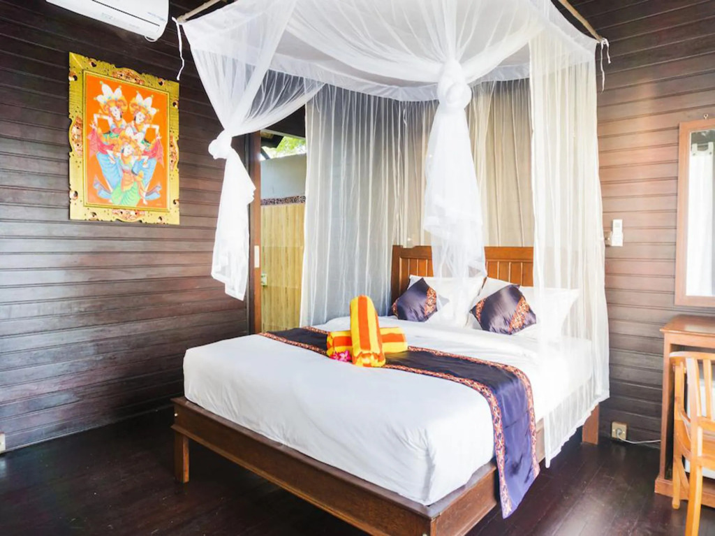 Sunrise Huts Lembongan