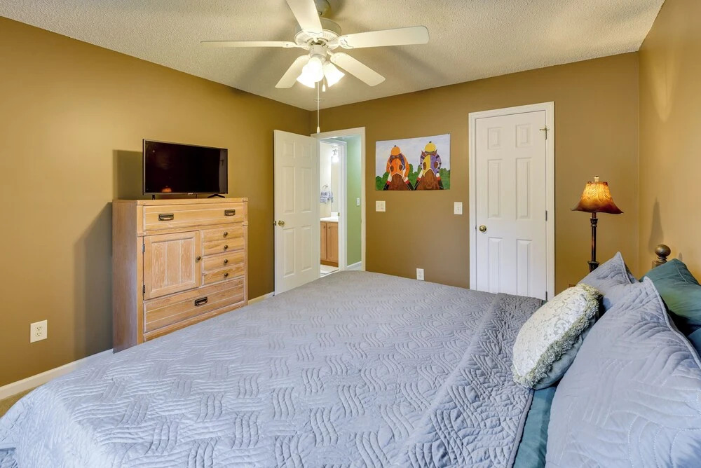2 Mi to Pinehurst Resort: Spacious Golf Getaway!