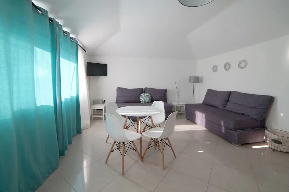 Mirsini Studios & Apartments
