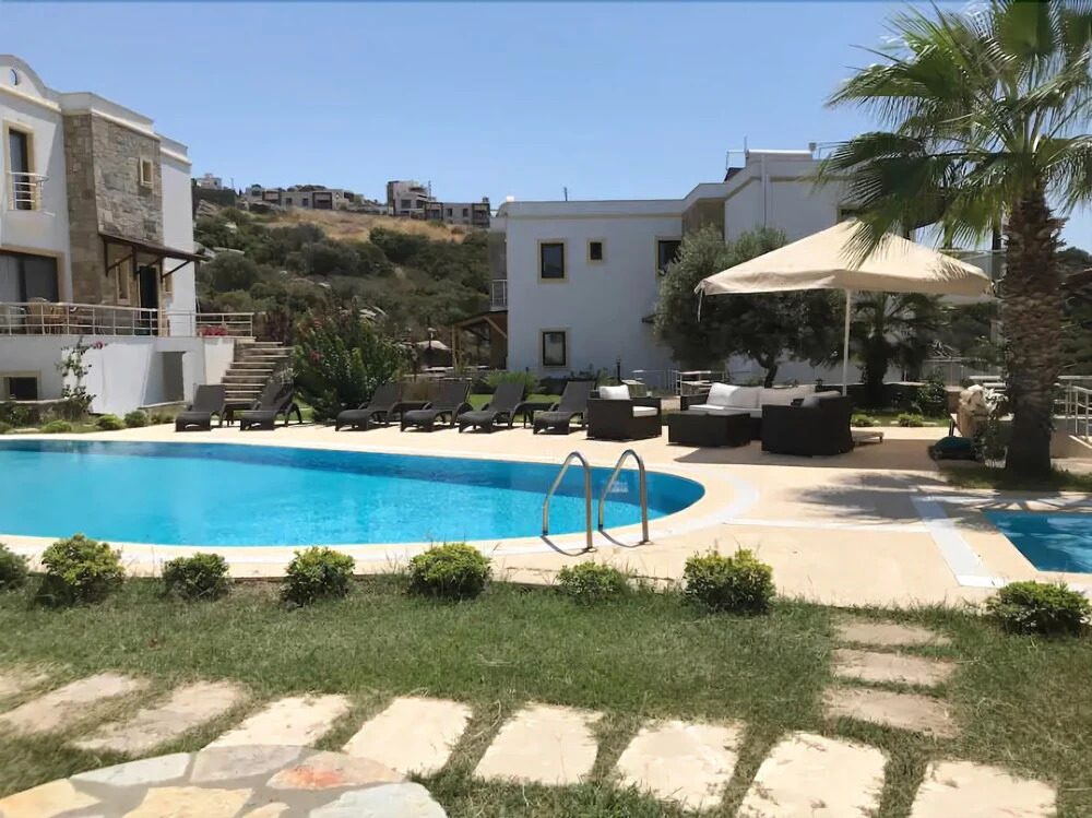 Villa with Hot Tub in Peninsula