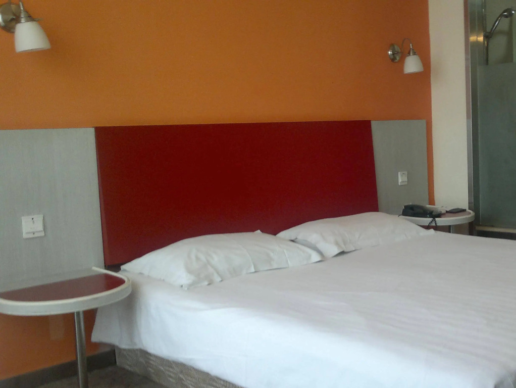 Motel168 Wuhan HuaQiao Inn