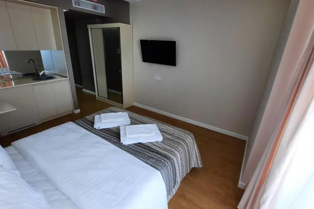 Leo Group Luxury Apartment 18-30 Alliance Palace