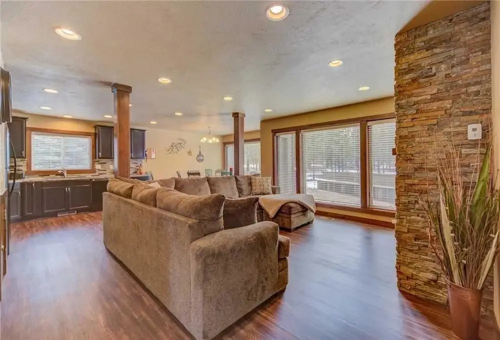 White Elm Lane 21