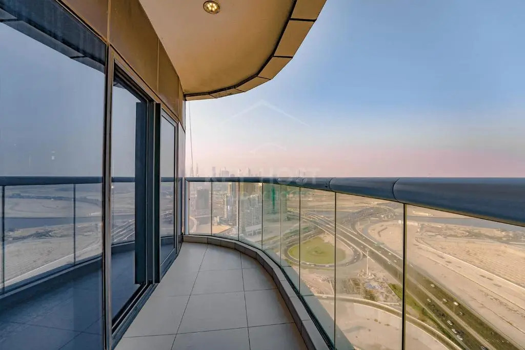 KeyHost - Luxury 3 BR Apt in Paramount Towers by Damac - K3850