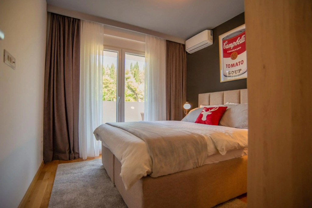 Stylish Two Bedroom Apartment at Ljubovic-Hill Park