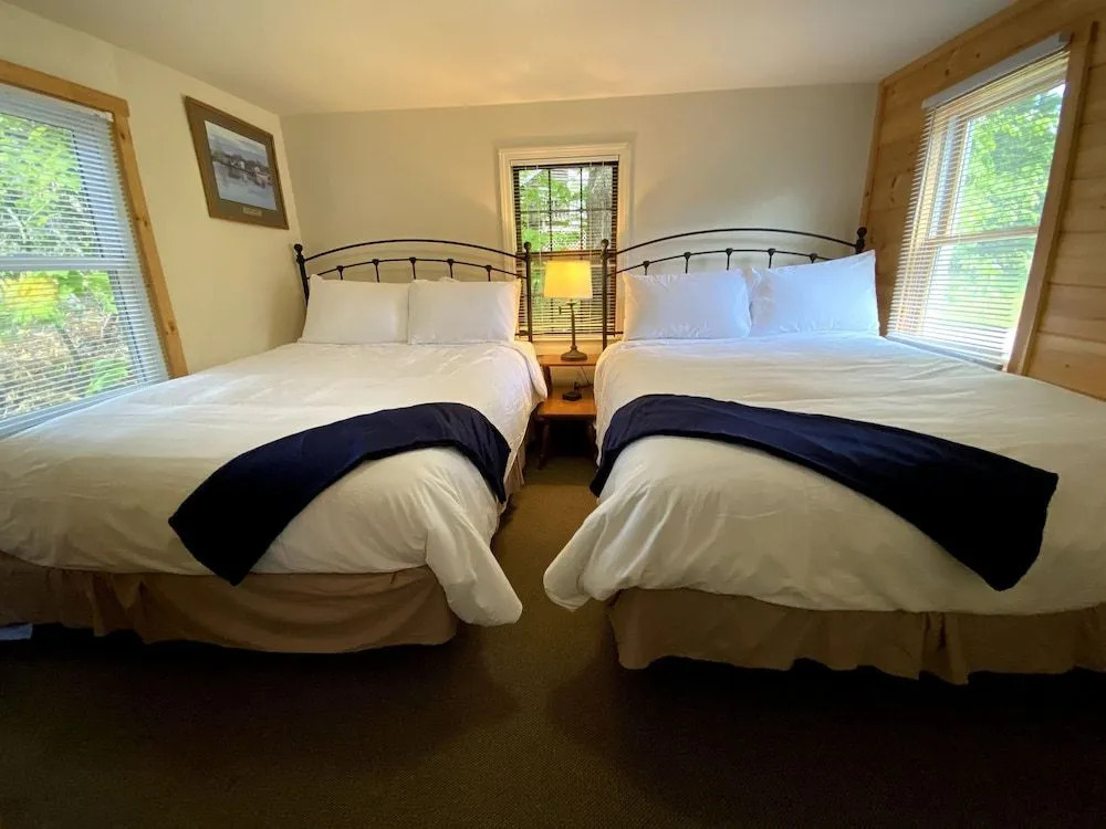 Pine Grove Cottages