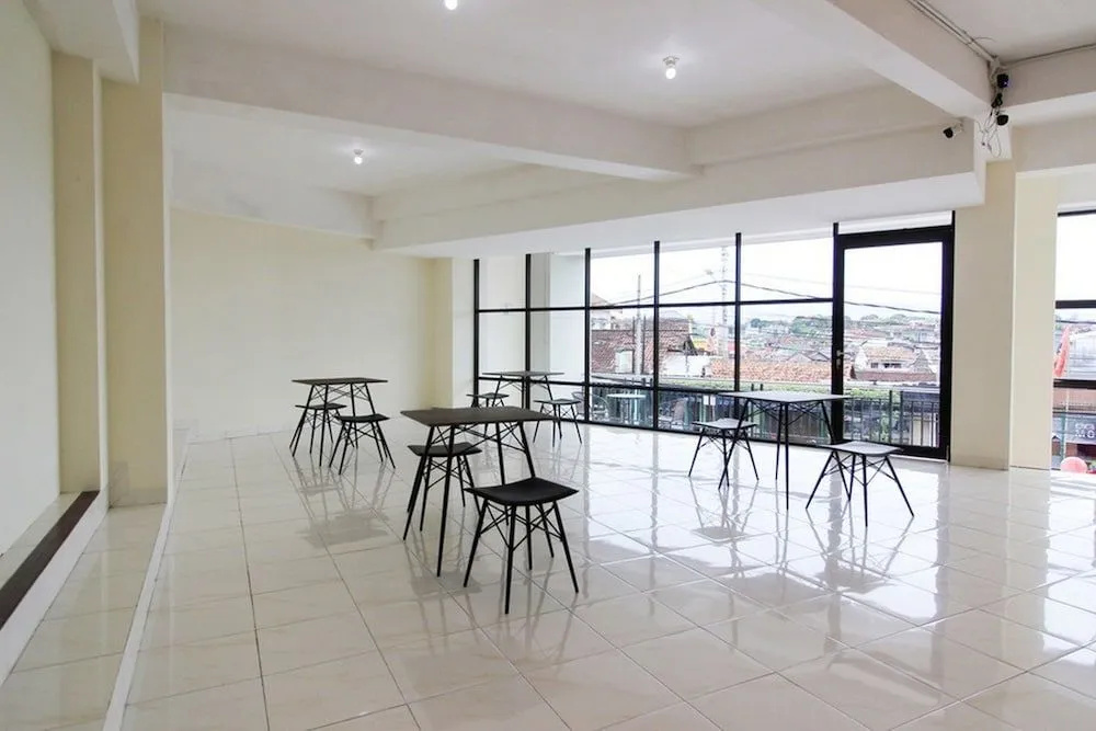 Sans Hotel Mataram Malioboro