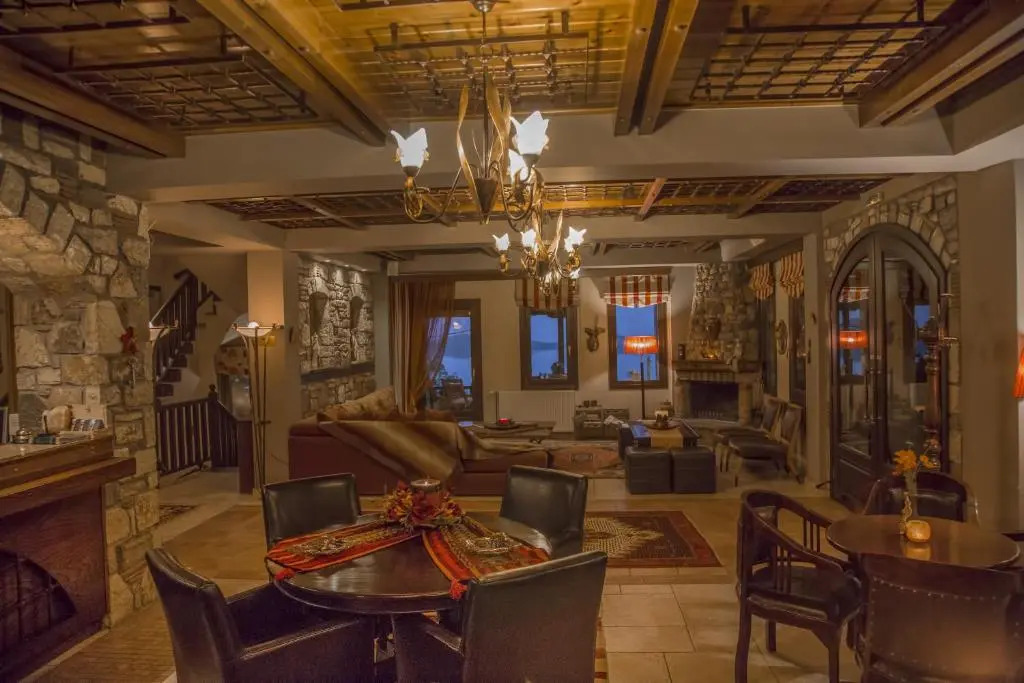 Pandion Luxury Boutique Hotel & Suites with Spa
