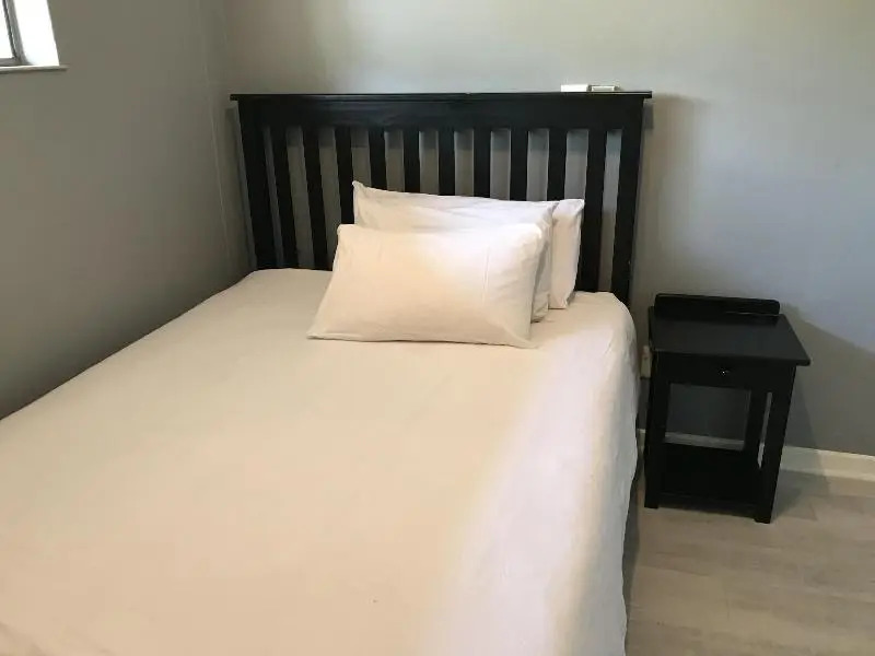 77 Grayston Apartment